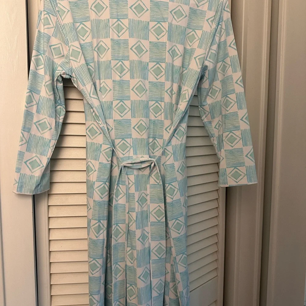 Geometric Patterned Robe with Belt - Picture 2 of 4